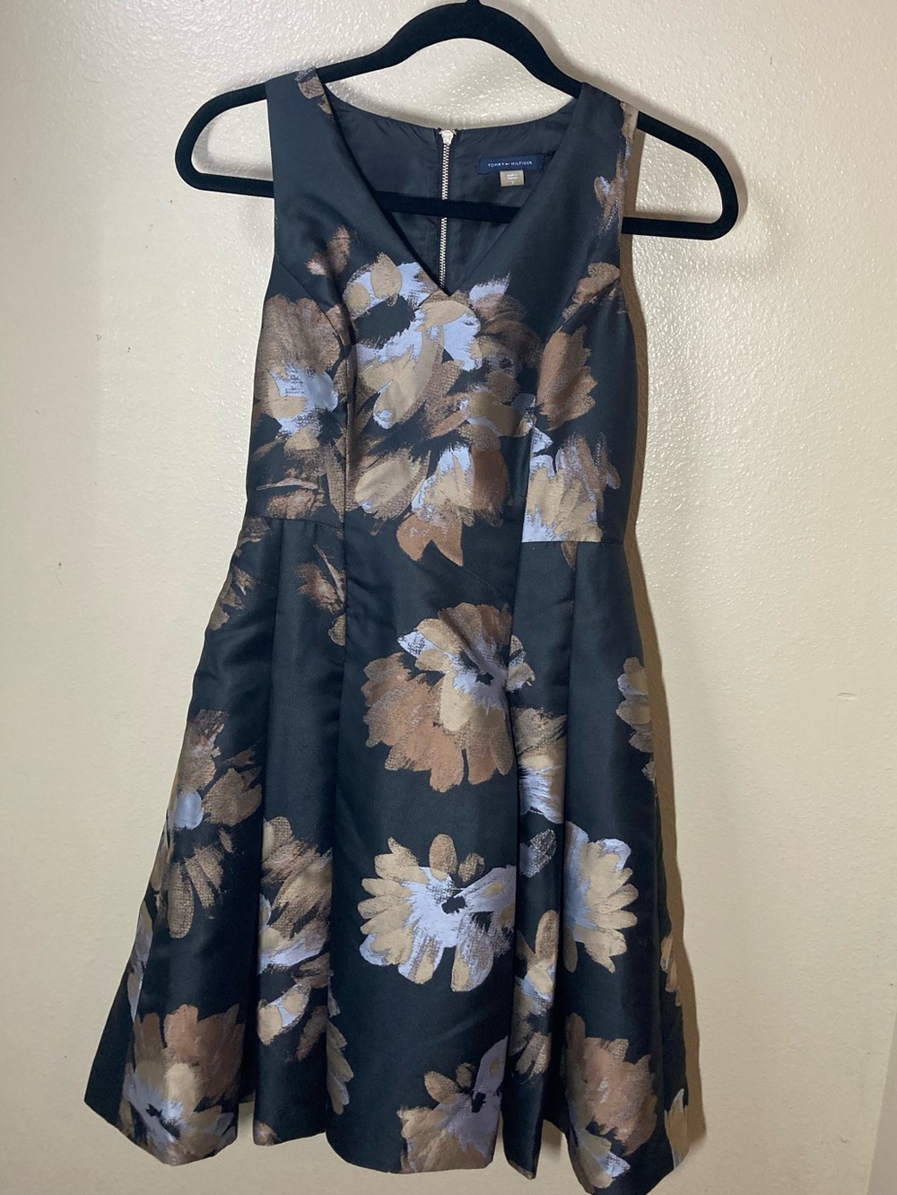 Tommy Hilfiger Black & Metallic Gold/Silver Floral Sleeveless Pleated Midi Dress